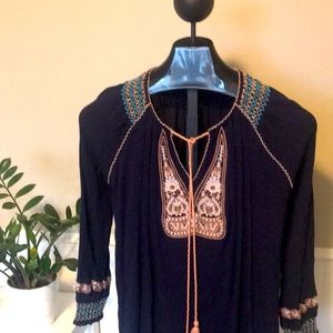 Carly Jean Los Angeles Women’s small navy Carly Jean tunic top shirt fall